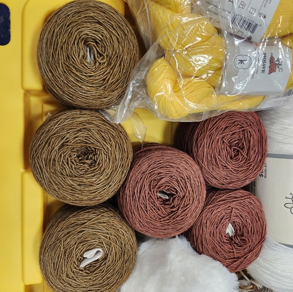 Yarn Collection - Picture 4 of 8